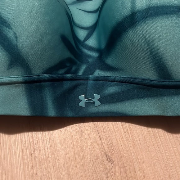 Women’s Under Armour Sports Bra - Picture 2 of 5